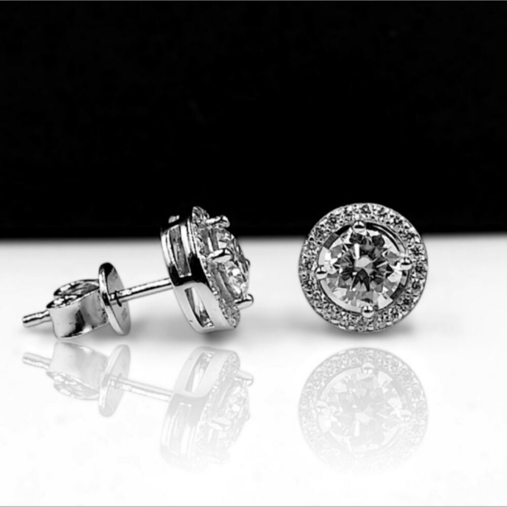 Certified Full VVS1 Moissanite Luxury Halo Stud Earrings Unisex